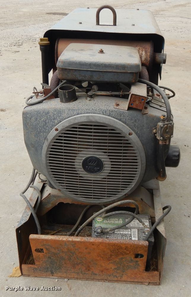 image for item DE5731 Miller Bobcat 225G welder/generator
