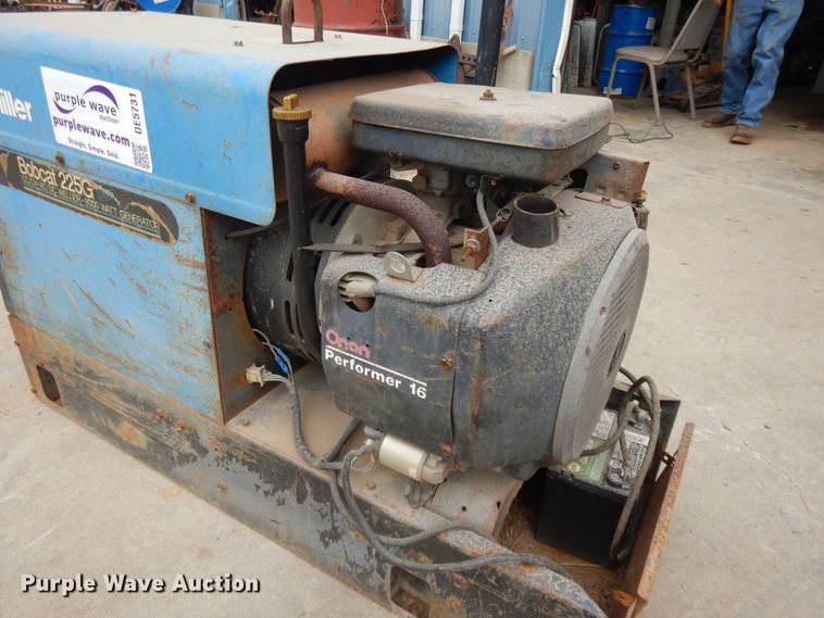image for item DE5731 Miller Bobcat 225G welder/generator