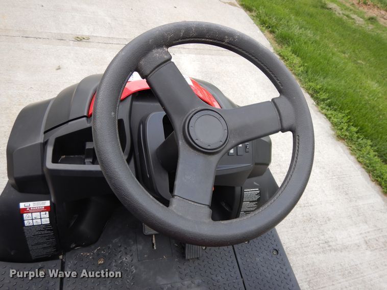 image for item DE5742 Raven MPV 7100 utility vehicle