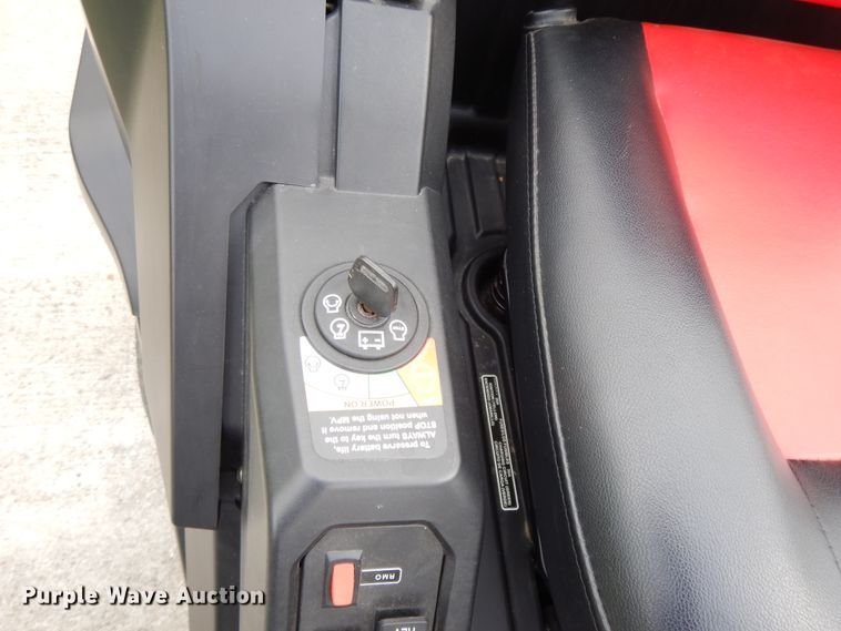 image for item DE5742 Raven MPV 7100 utility vehicle