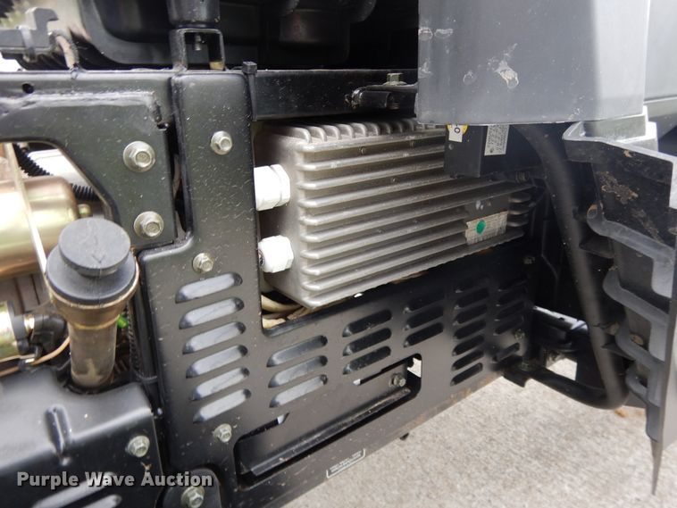 image for item DE5742 Raven MPV 7100 utility vehicle