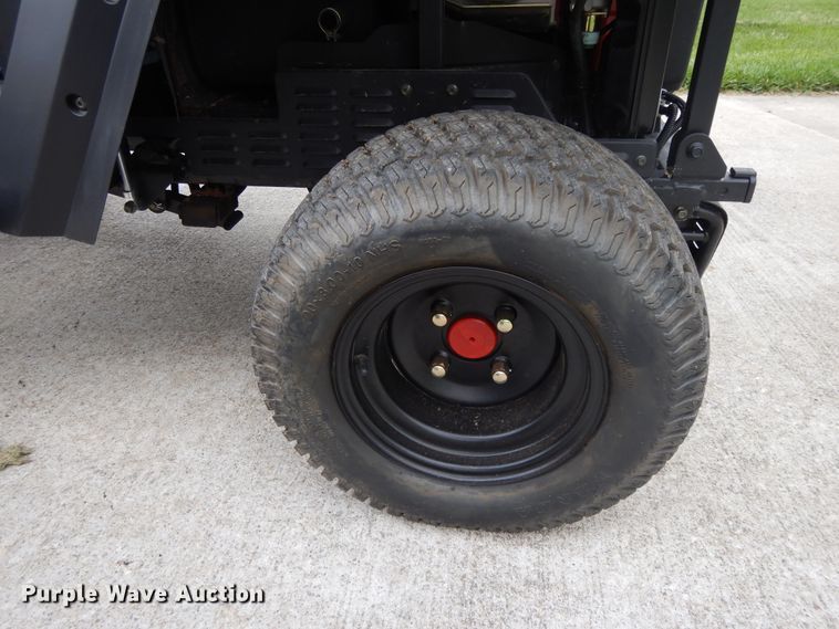 image for item DE5742 Raven MPV 7100 utility vehicle