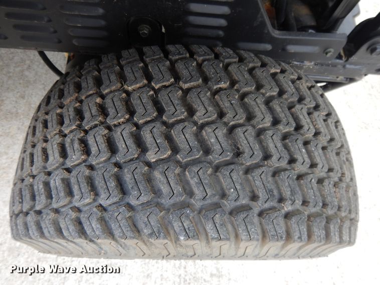 image for item DE5742 Raven MPV 7100 utility vehicle