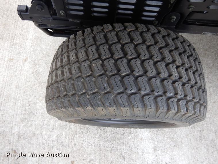 image for item DE5742 Raven MPV 7100 utility vehicle