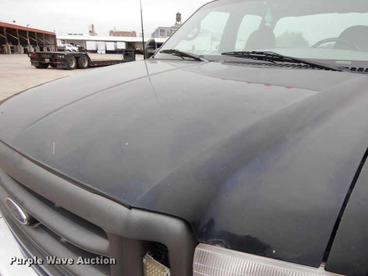 image for item DE5747 1999 Ford F350 Super Duty  Crew Cab pickup truck cab and chassis