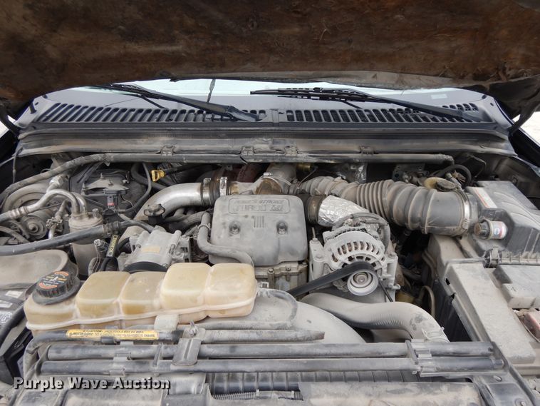 image for item DE5747 1999 Ford F350 Super Duty  Crew Cab pickup truck cab and chassis