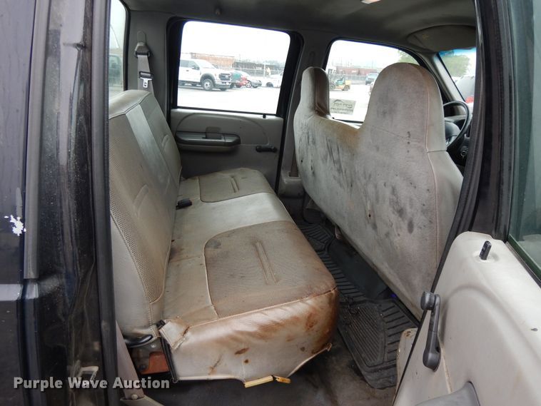 image for item DE5749 2000 Ford F350 Super Duty  Crew Cab pickup truck cab and chassis