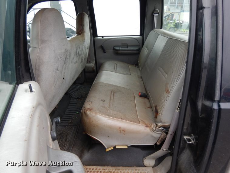 image for item DE5749 2000 Ford F350 Super Duty  Crew Cab pickup truck cab and chassis