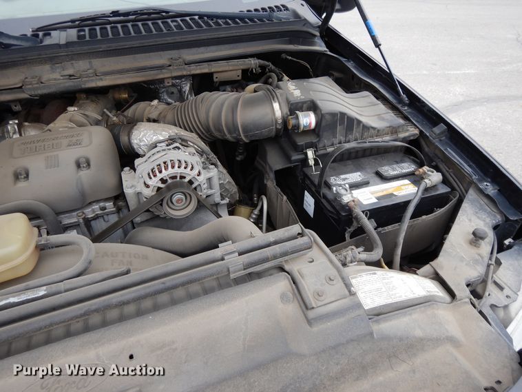 image for item DE5749 2000 Ford F350 Super Duty  Crew Cab pickup truck cab and chassis