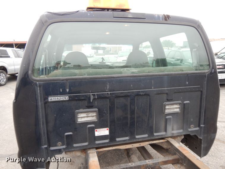 image for item DE5749 2000 Ford F350 Super Duty  Crew Cab pickup truck cab and chassis