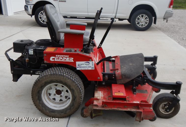 image for item DE5755 Country Clipper 2504MT ZTR lawn mower