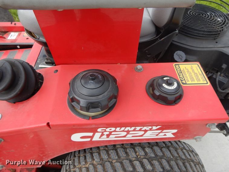 image for item DE5755 Country Clipper 2504MT ZTR lawn mower