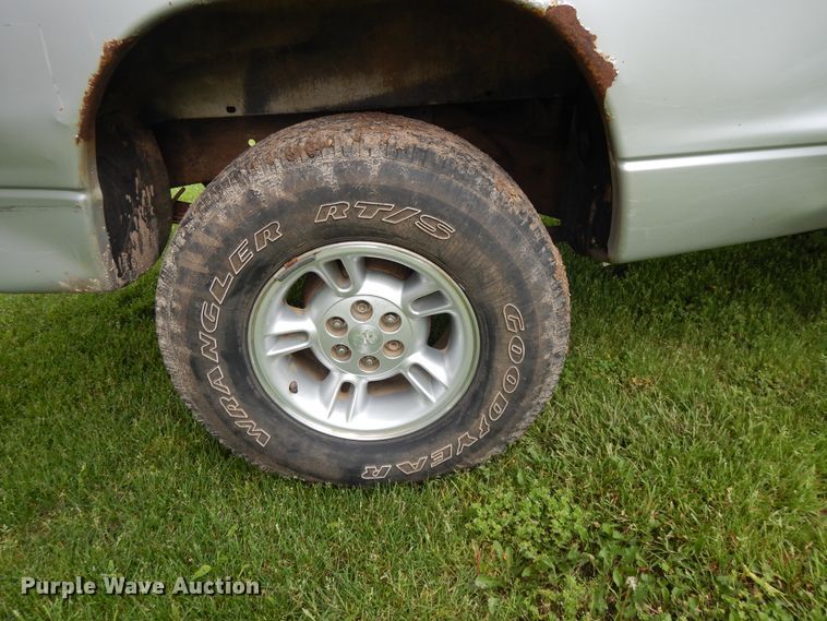 image for item DE5791 2001 Dodge Dakota  pickup truck