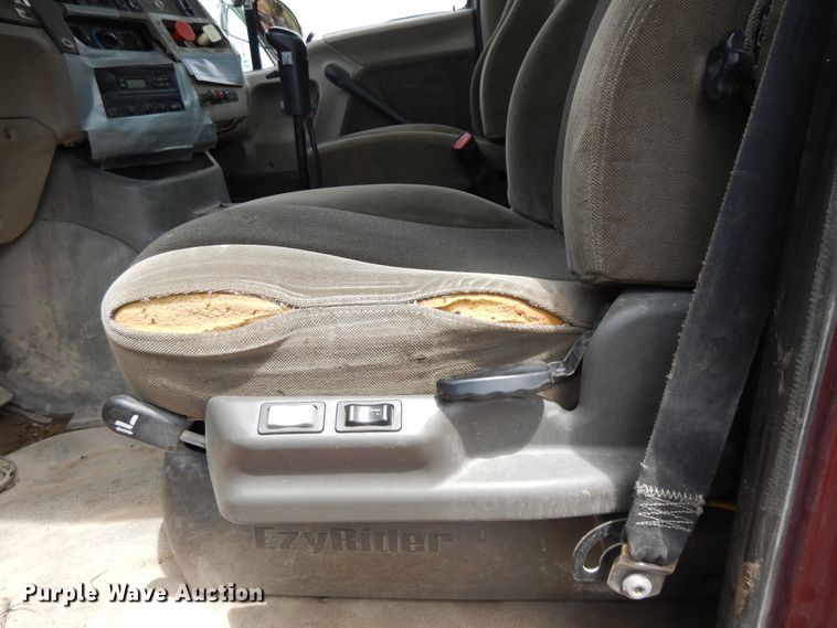 image for item DE5792 2002 Sterling L-Line  semi truck