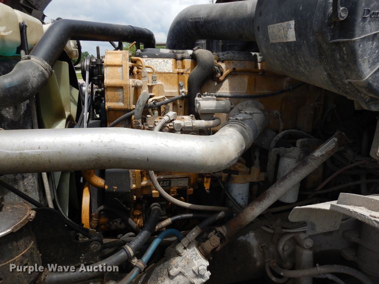 image for item DE5792 2002 Sterling L-Line  semi truck