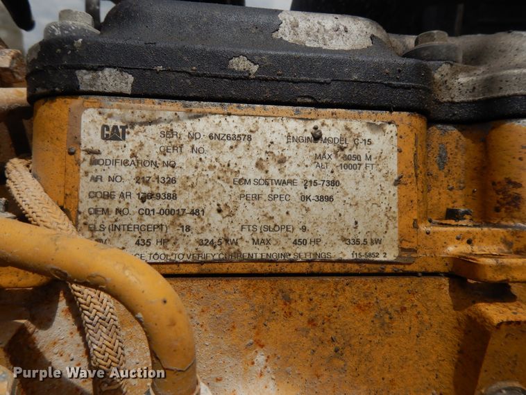 image for item DE5792 2002 Sterling L-Line  semi truck