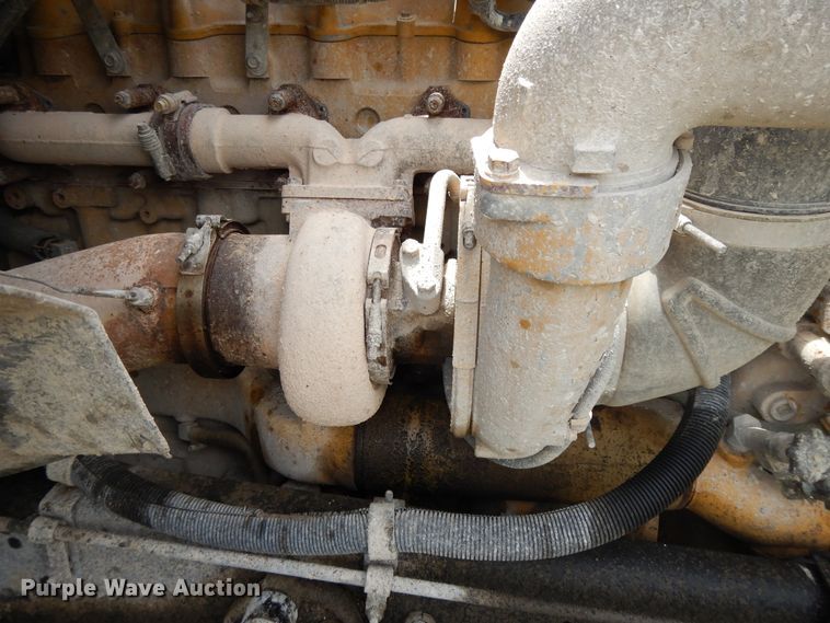 image for item DE5792 2002 Sterling L-Line  semi truck