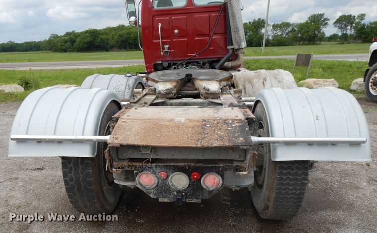 image for item DE5792 2002 Sterling L-Line  semi truck