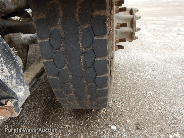 image for item DE5792 2002 Sterling L-Line  semi truck