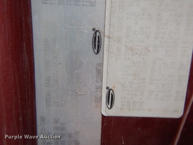 image for item DE5792 2002 Sterling L-Line  semi truck