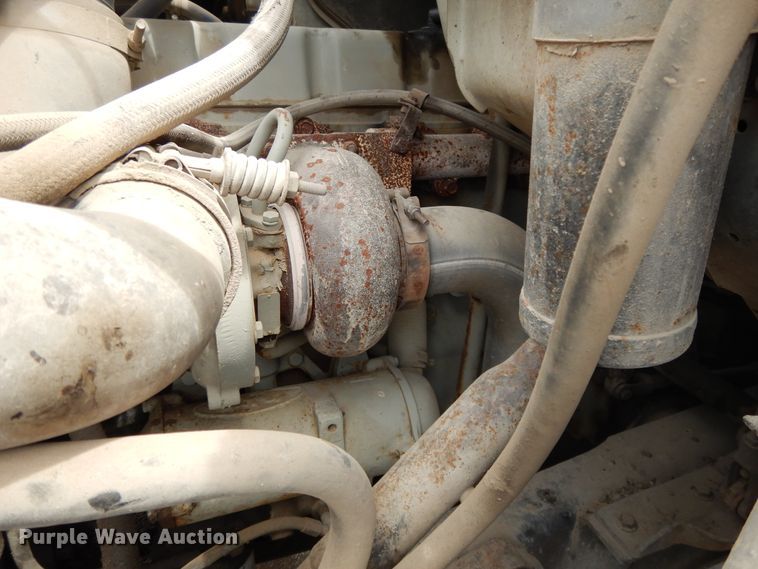 image for item DE5793 1991 Ford L8000  truck cab and chassis