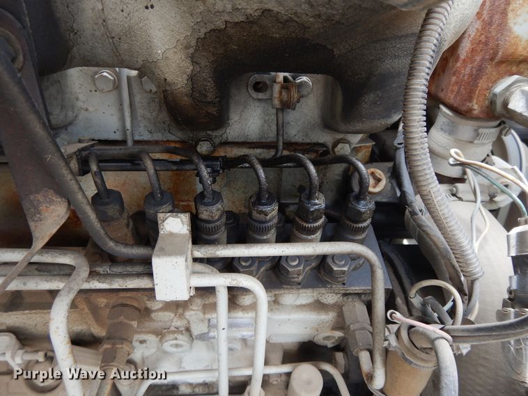 image for item DE5793 1991 Ford L8000  truck cab and chassis