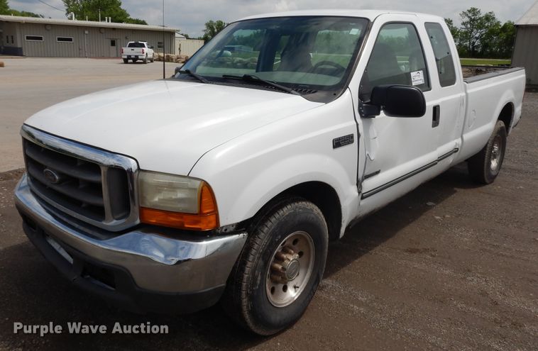 image for item DE5794 1999 Ford F250 Super Duty  SuperCab pickup truck
