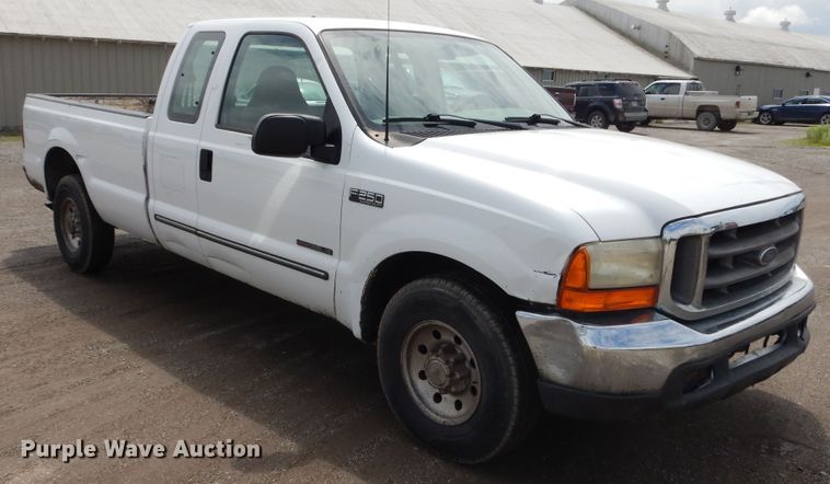 image for item DE5794 1999 Ford F250 Super Duty  SuperCab pickup truck