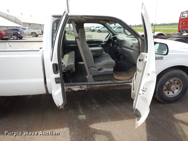 image for item DE5794 1999 Ford F250 Super Duty  SuperCab pickup truck