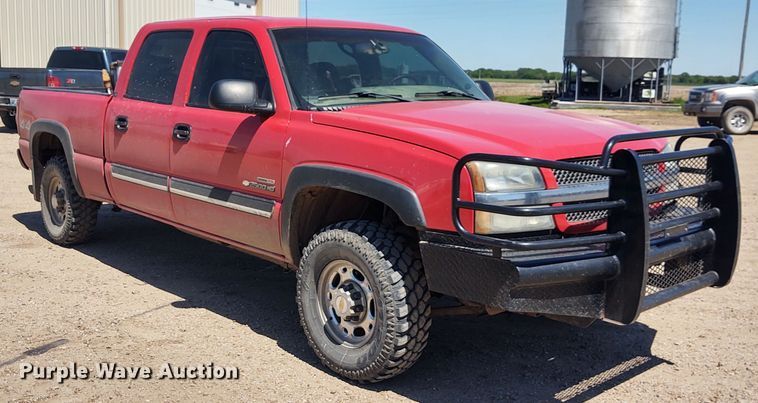 image for item DE6919 2003 Chevrolet Silverado 2500HD  Crew Cab pickup truck