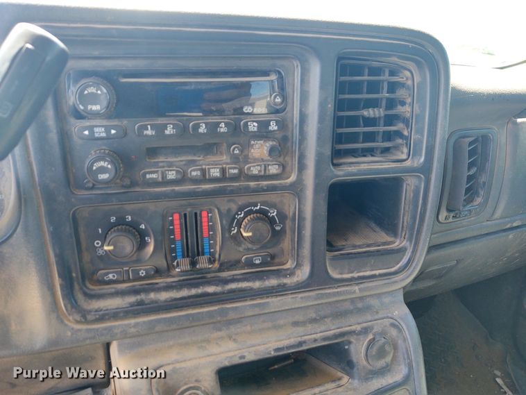 image for item DE6919 2003 Chevrolet Silverado 2500HD  Crew Cab pickup truck