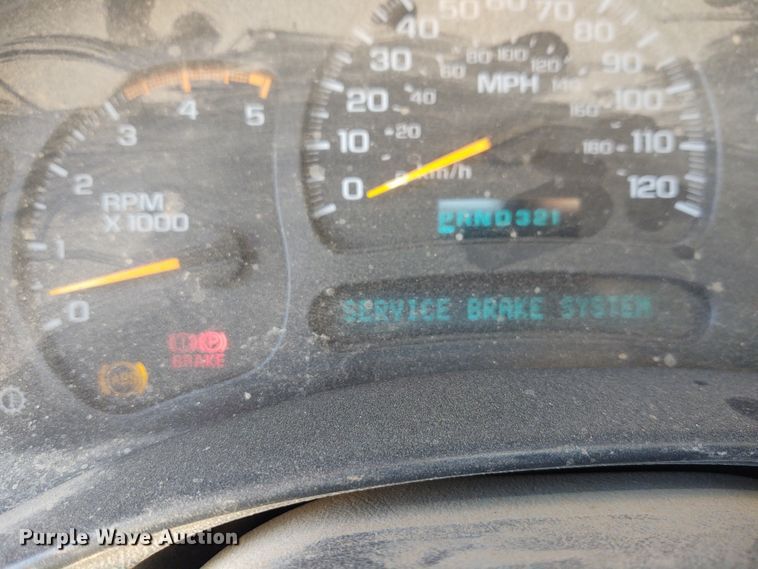 image for item DE6919 2003 Chevrolet Silverado 2500HD  Crew Cab pickup truck