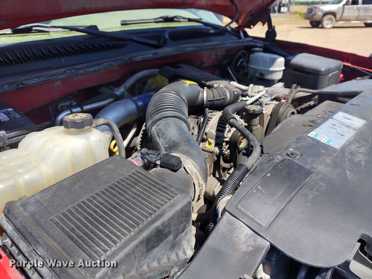 image for item DE6919 2003 Chevrolet Silverado 2500HD  Crew Cab pickup truck