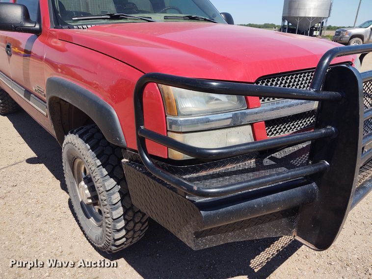 image for item DE6919 2003 Chevrolet Silverado 2500HD  Crew Cab pickup truck