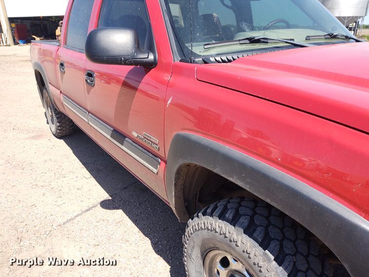 image for item DE6919 2003 Chevrolet Silverado 2500HD  Crew Cab pickup truck