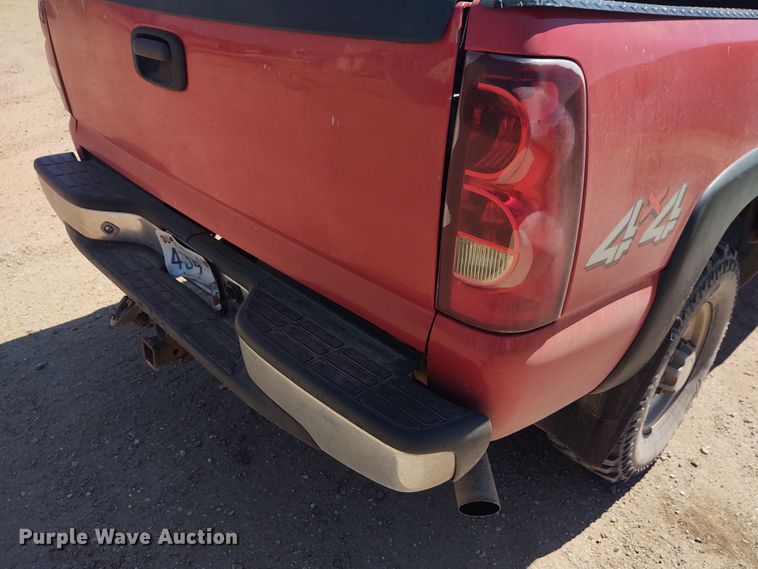 image for item DE6919 2003 Chevrolet Silverado 2500HD  Crew Cab pickup truck