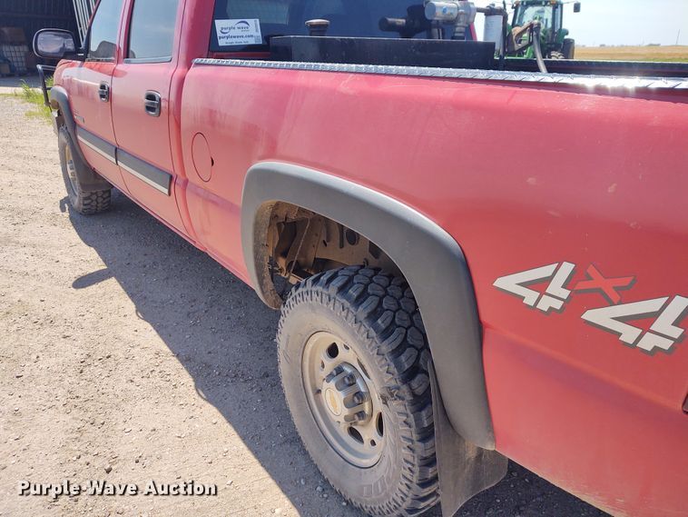 image for item DE6919 2003 Chevrolet Silverado 2500HD  Crew Cab pickup truck