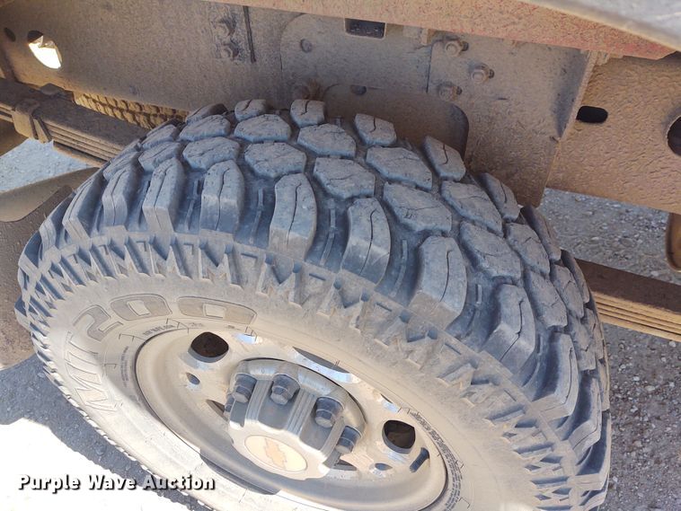 image for item DE6919 2003 Chevrolet Silverado 2500HD  Crew Cab pickup truck