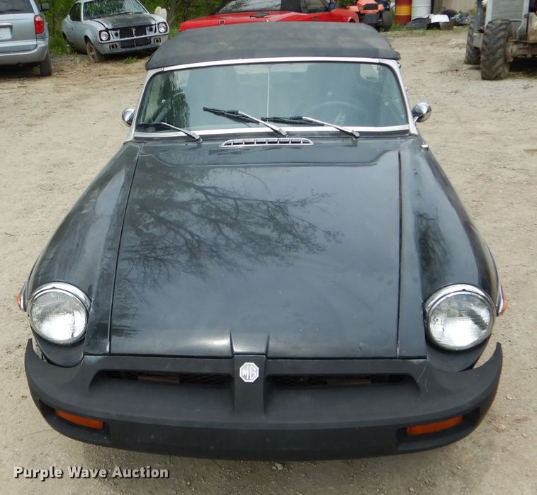 image for item DF3130 1980 MG B  convertible