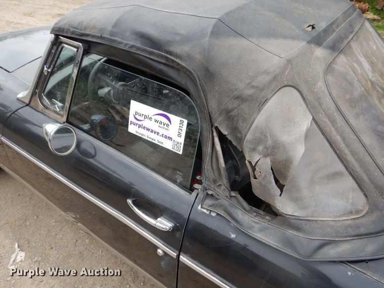 image for item DF3130 1980 MG B  convertible