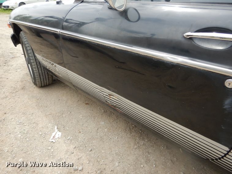 image for item DF3130 1980 MG B  convertible