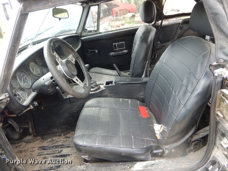 image for item DF3130 1980 MG B  convertible