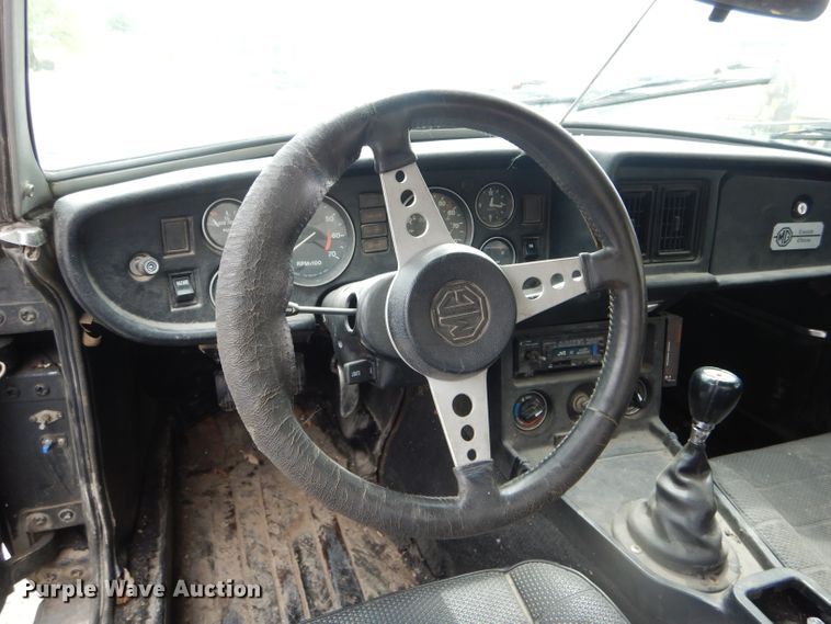 image for item DF3130 1980 MG B  convertible