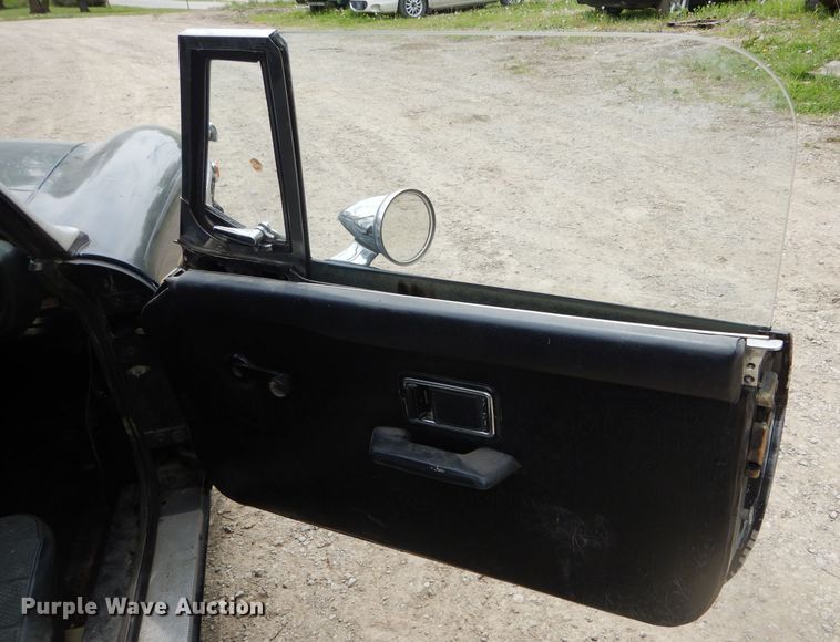 image for item DF3130 1980 MG B  convertible