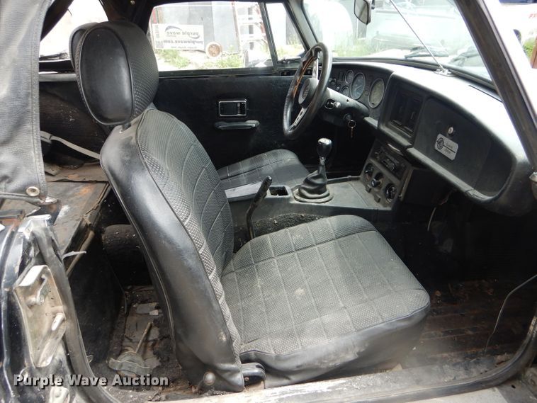 image for item DF3130 1980 MG B  convertible