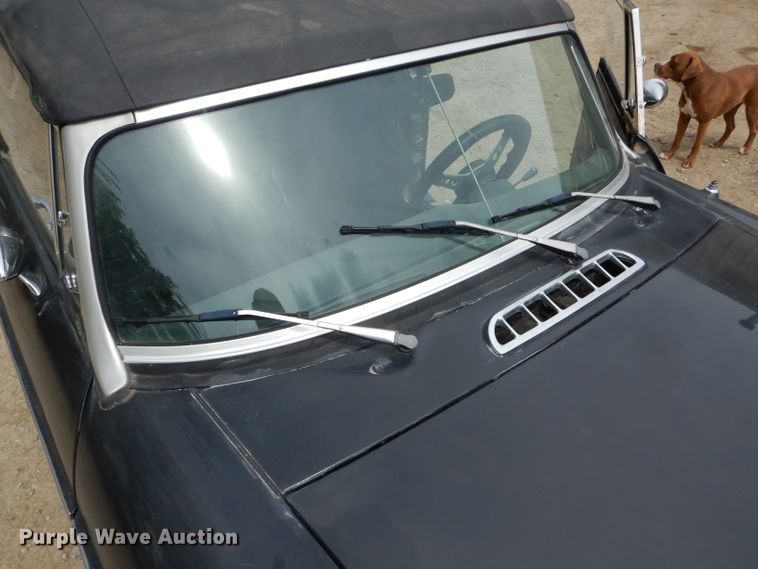 image for item DF3130 1980 MG B  convertible