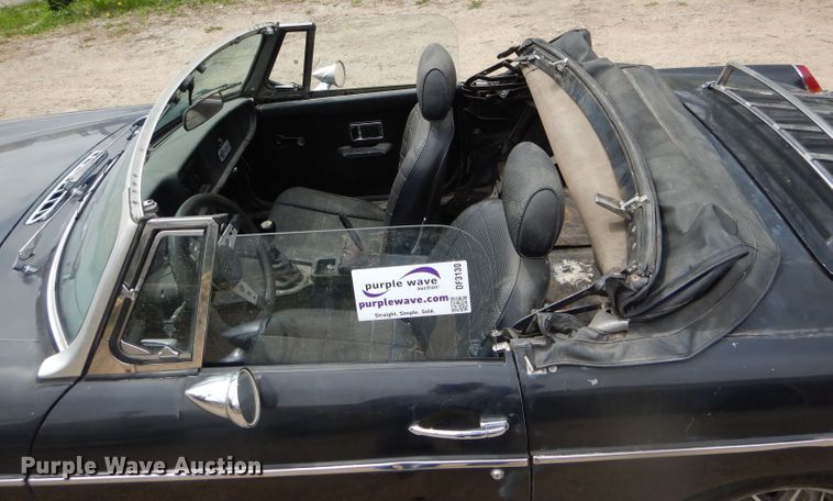 image for item DF3130 1980 MG B  convertible