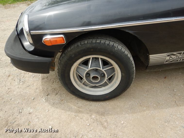 image for item DF3130 1980 MG B  convertible