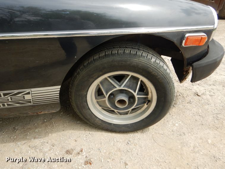 image for item DF3130 1980 MG B  convertible