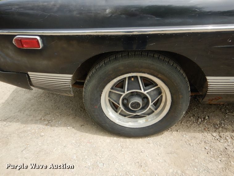 image for item DF3130 1980 MG B  convertible